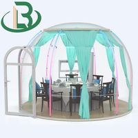Dôme de glamping de luxe, tente en polycarbonate préfabriquée transparente, chambre ciel étoilé avec salle de bain pour le camping en plein air