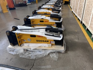 SOOSAN Romperocas hidráulico SB43 BOX Tipo Silencio para excavadoras, retroexcavadoras de 6-9 toneladas Perfecto para trabajos de demolición - Product Image 3