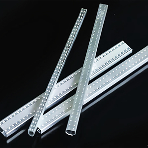 Barre d'espacement en aluminium à bord chaud, profilé creux en aluminium pour verre isolant, pour unités de fenêtres et de portes à <span class=keywords><strong>double</strong></span> <span class=keywords><strong>vitrage</strong></span> - Product Image 1