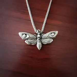 1PCS Collar Clásico con Colgante de Mariposa de la Muerte, Cadena de Eslabones, Joyería Gótica de Aleación de Zinc con Significado de Renacimiento - Product Image 2