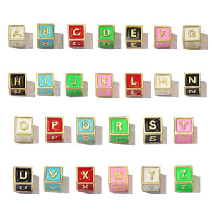 Cuentas de cubo del alfabeto coloridas |   Dijes Iniciales de Acero Inoxidable Chapados en Oro PVD de 18K para Fabricación de Joyería DIY |   Resistente al agua y duradero - Product Image 2