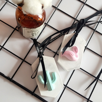 Pendentif de décoration de voiture, désodorisant en céramique, arôme de gypse, parfum d'huile essentielle, diffuseur de pierre