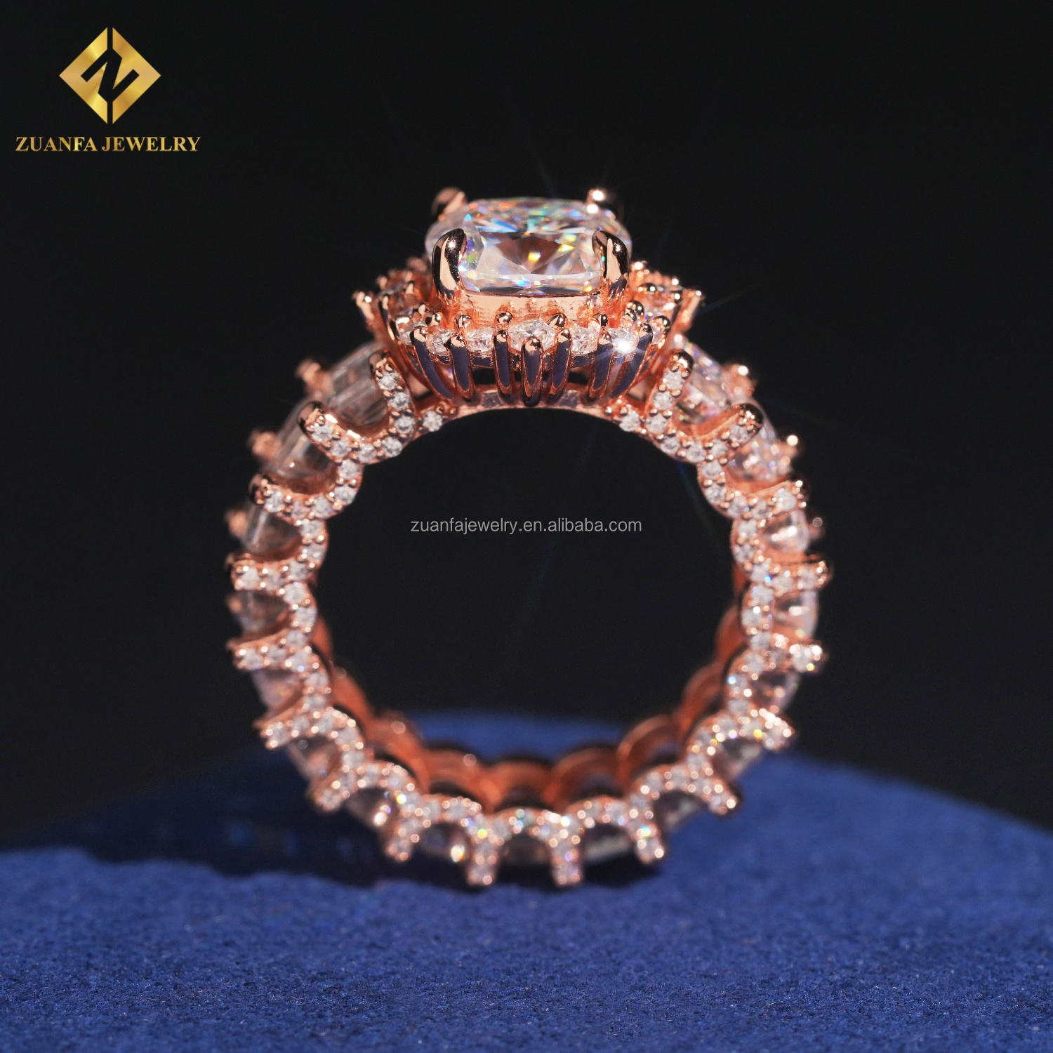 Rose Gold+2.5ct main stone