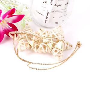 Ensemble de bijoux à prix abordable pour femmes, nouveau design, collier et boucles d'oreilles triangulaires - Product Image 4