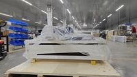 Impresora UV 6090 Hoson de 3 cabezales I3200 con barniz blanco y posicionamiento visual