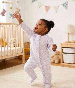 2026 Tutina Neonato con Zip e Orsetto, Cuori Rosa, per Bambine, Collezione Layette - Product Image 1