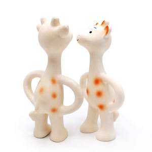 Girafe 100% caoutchouc naturel bébé anneau de dentition sûr et doux (non toxique) matériau et peinture stimule tous les sens - Product Image 5