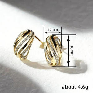 Orecchini E4051 in Oro Giallo con Diamanti Taglio Brillante Rotondo Colore G Diamanti Naturali Lusso Femminile per Uso Quotidiano - Product Image 6