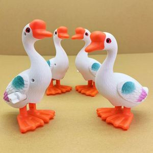 USSE White Goose Pull Back Wind-Up Toy para niños-Funny Classic Animal Design Clockwork Toy - Product Image 4