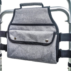 Bolsa de almacenamiento gris para silla de ruedas y cochecito, con soporte para vasos y múltiples bolsillos. - Product Image 4