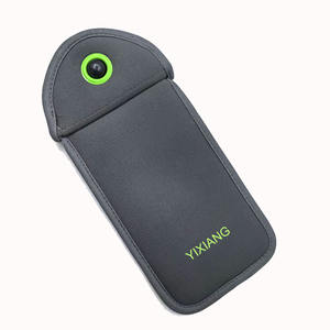 Pochette de téléphone verrouillable populaire avec logo personnalisé étui de téléphone magnétique anti caméra pochettes de téléphone portable verrouillables en néoprène pour les écoles - Product Image 1