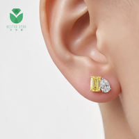 Boucles d'oreilles Toi et Moi en or 18 carats certifiées IGI avec diamant blanc taille émeraude VVS cultivé en laboratoire et serti griffe pour femme