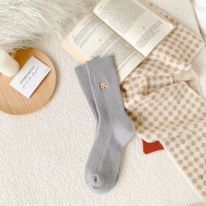 Chaussettes pour femmes Zenske Carape OEM en gros, de haute qualité, doublées de polaire, en laine épaisse, chaudes, roses, brodées d'un ours - Product Image 6