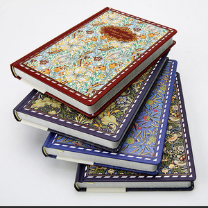 Cuaderno de Tapa Dura Vintage con Páginas Interiores Coloridas y Grabado en Oro - Product Image 1