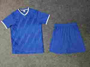 Hochwertiges Polyester-Fußball-Kit Atmungsaktive Fußball trainings geräte Kunden spezifischer Druck Futbol Camisetas Camisetas De Futbol - Product Image 4