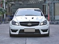 Kit carrosserie style C63 pour Mercedes-Benz W204 Classe C – Ensemble complet : pare-chocs avant et arrière, capot, calandre, jupes latérales, diffuseur, embouts d'échappement