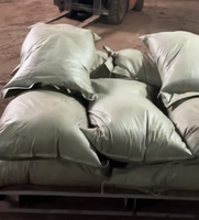 Machine de pesage et de remplissage semi-automatique avec alimentation par courroie et couture automatique 25-50 kg |   Farine de maïs en granulés irréguliers, conditionnée en sachet/sac en plastique