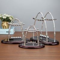 Berceau de Newton Balance Pendule Physique Apprentissage Jouet Balançant Boule Cinétique Maison Bureau Décoration Soulagement Du Stress Amusant Métal Artisanat
