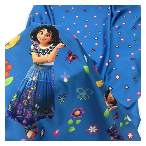 Vente chaude populaire à sens unique <span class=keywords><strong>encanto</strong></span> princesse imprimé bordure satin polyester tissu mousseline de soie dynamique impression numérique pour vêtement - Product Image 5