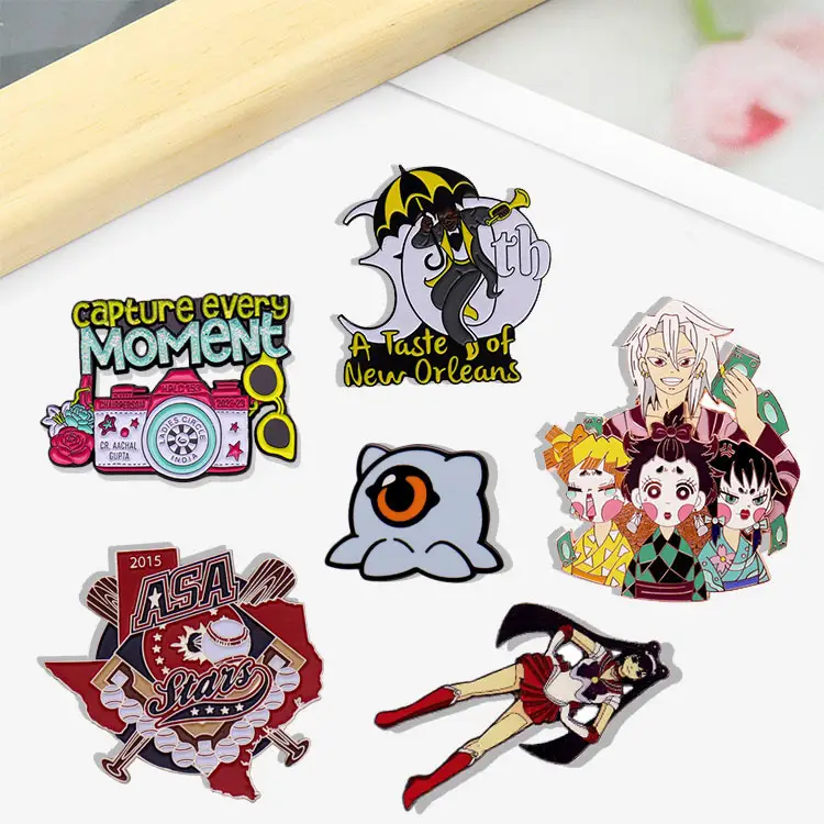 Fabricação Assorted Lapel Pin Badge Custom Hard Esmalte Dos Desenhos Animados Pin Bonito DIY Bonito Macio Anime Lapela Broches Jóias Chapéu Pin