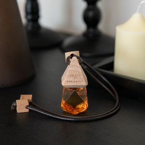 Deodorante per Auto Personalizzato con Logo, Confezione Profumata, Coperchio in Legno, Diffusore di Profumo per Auto in Vetro Tagliato a Diamante - Product Image 3