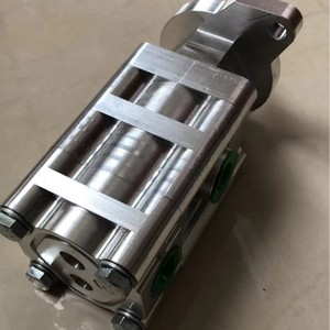 Bomba de Agua Hidráulica Nueva para Cosechadora Kubota 688/DC70, Marca Changzhou Bypass, 5H471-27104 - Product Image 2