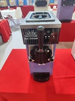 Machine à crème glacée molle professionnelle compacte pour la maison et les salons de thé