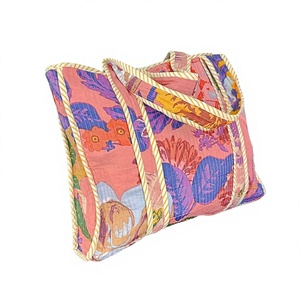 Sac fourre-tout matelassé bohème pour femme avec fermeture éclair, lavable, design uni élégant pour toutes les saisons, usage quotidien et voyage - Product Image 1