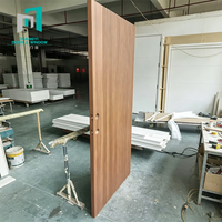 Porte d'entrée d'hôtel moderne en panneau mélaminé de qualité supérieure, fabriquée sur mesure en Chine, avec ouverture latérale et surface finie
