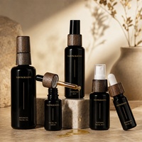 YAN Packaging - Juego de Botellas de Vidrio Violeta/Negro de Lujo de 30ml y 50ml con Gotero y Pulverizador, con Tapa de Madera Natural, para Aceite Facial y Cosméticos