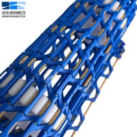 Grille modulaire en plastique POM/PP/PE de qualité alimentaire avec bande transporteuse à bord intégré et pignons pour tunnels de refroidissement