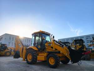 Nouvelle pelle rétrocaveuse JCB 3CX : Économique, haute performance, stabilité accrue, service après-vente d'un an, bien entretenue - Product Image 6