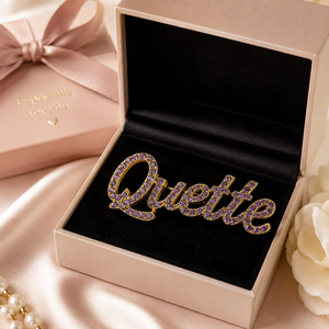 Broche de revers de haute qualité pour femme, ornée de strass violets, avec design de logo symbole <span class=keywords><strong>Quette</strong></span> de Fraternité Grecque et motif Partenaire OPP - Product Image 1