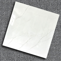 Carreaux de sol antidérapants Karara blancs à motif, haute qualité, 1000x1000mm, brillants et résistants à l'usure, pour intérieur - Vente en gros usine