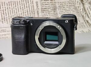 Appareil photo hybride Sony A6300 d'occasion, boîtier seul, 24,2 MP APS-C, vidéo 4K, bon état, prêt à être expédié - Product Image 2