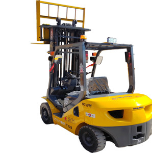 Chariot élévateur diesel Komatsu d'occasion 3 tonnes à bas prix, d'origine japonaise, haute efficacité, garantie 1 an, livraison rapide, pour la construction - Product Image 1