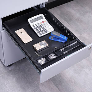 Classeur verrouillable sur roulettes avec 3 tiroirs pour une configuration de bureau flexible - Product Image 4