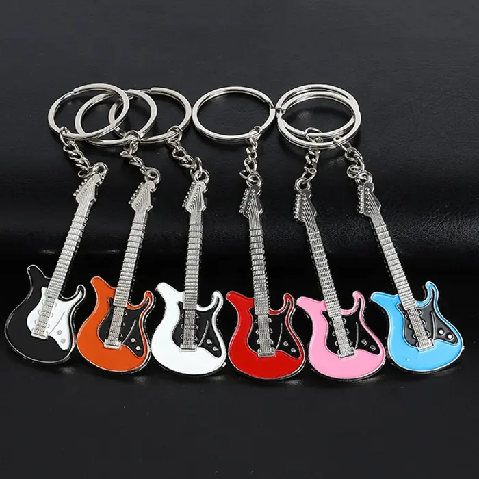 Toptan çanta Charms kadınlar erkekler için sevimli emaye Mini Metal gitar anahtarlık