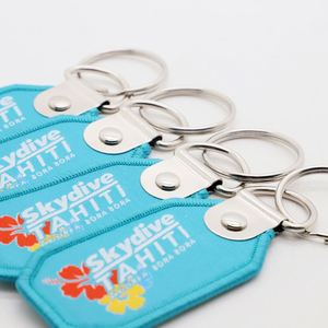Porte-clés personnalisé tissé pour le parachutisme à Tahiti, broderie durable, étiquette de sport pour centres de parachutisme et articles de sports extrêmes - Product Image 2