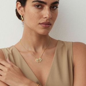 Collar con Colgante Geométrico Minimalista Chapado en Oro, Cadena de Serpiente, Joyería para Uso Diario de Mujer - Product Image 2