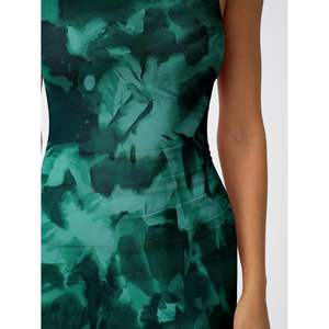 Robe longue moulante à imprimé floral sans manches personnalisée pour femmes Robes froncées de club de fête ajustées avec fente latérale Queen Size - Product Image 5