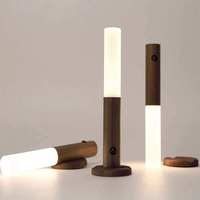 Lampe murale LED à piles avec détecteur de mouvement PIR, commande tactile, lumière blanche chaude, mini veilleuse intelligente magnétique en ABS pour chambre à coucher et décoration intérieure