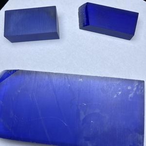 Pierre précieuse brute de bleuet bleu saphir cultivée en laboratoire pour la coupe de pierres précieuses - Product Image 2