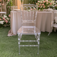 Chaise Chiavari Phoenix en résine acrylique transparente empilable pour événements et salons, vente en gros directe usine pour adultes
