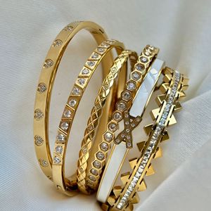 Qisen Sang Trọng 18K Mạ Vàng Zircon Bangles Vòng Đeo Tay Thiết Lập Thép Không Gỉ Thời Trang Cổ Điển CZ <span class=keywords><strong>Bangle</strong></span> Phụ Nữ Đồ Trang Sức - Product Image 1