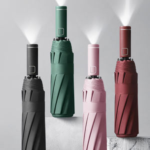 Vente en gros <span class=keywords><strong>Parapluie</strong></span> lampe de poche anti-vent automatique bonne qualité résistant aux tempêtes <span class=keywords><strong>Parapluie</strong></span> LED 3 plis pour <span class=keywords><strong>homme</strong></span> - Product Image 1