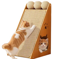 Griffoir pour chat en sisal en forme de L avec maisonnette cachette, jouet interactif avec balle, meuble griffoir en bois pour chat d'intérieur