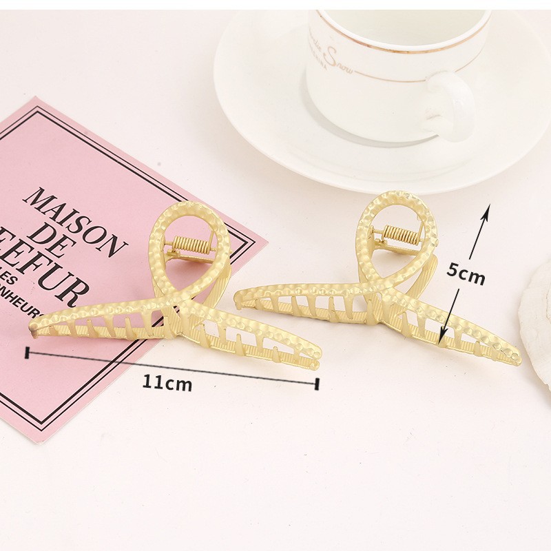 Barrette à cheveux en métal - style or mat 6