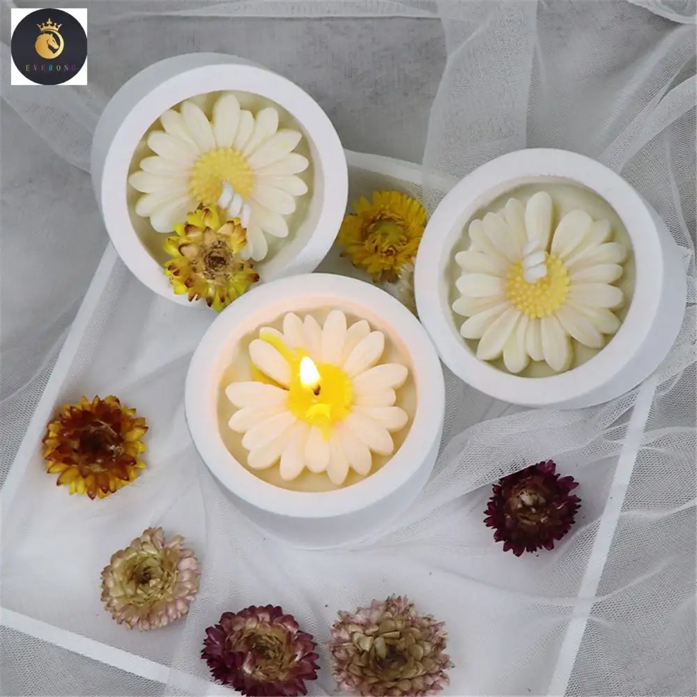 R177 Cute White Daisy Scented Candle Soy Wax Home Decoration Other Candles Wax