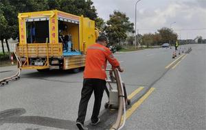 Nouvelle conception 2025 – Machine de décapage de marquage routier par jet d'eau haute pression – Machine Ultra Jet pour l'élimination des lignes de marquage routier - Product Image 2